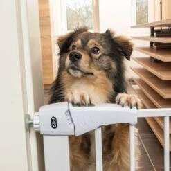 Barrera Blanca TIAKI Con 7 Cm De Extensión Para Perros -Mascota Tienda 334597 tiaki dog gate white fg 8198 1